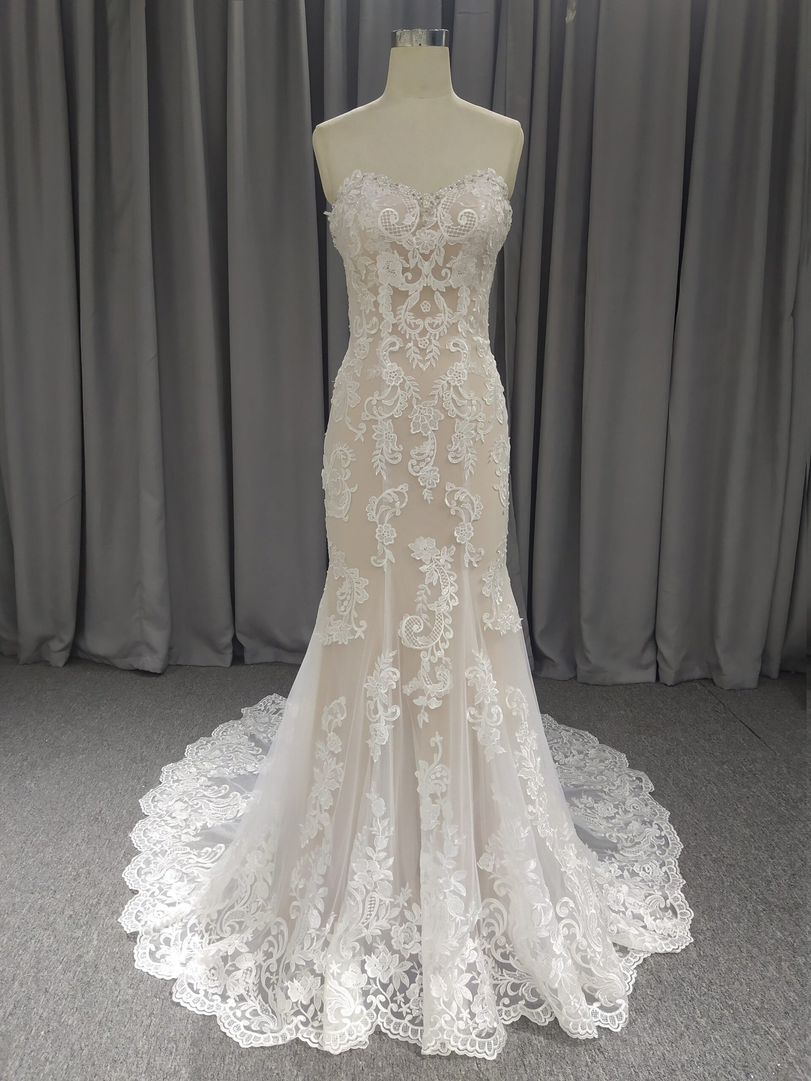 Sweetheart Neck Lace Mermaid Wedding Dress With Train C0026